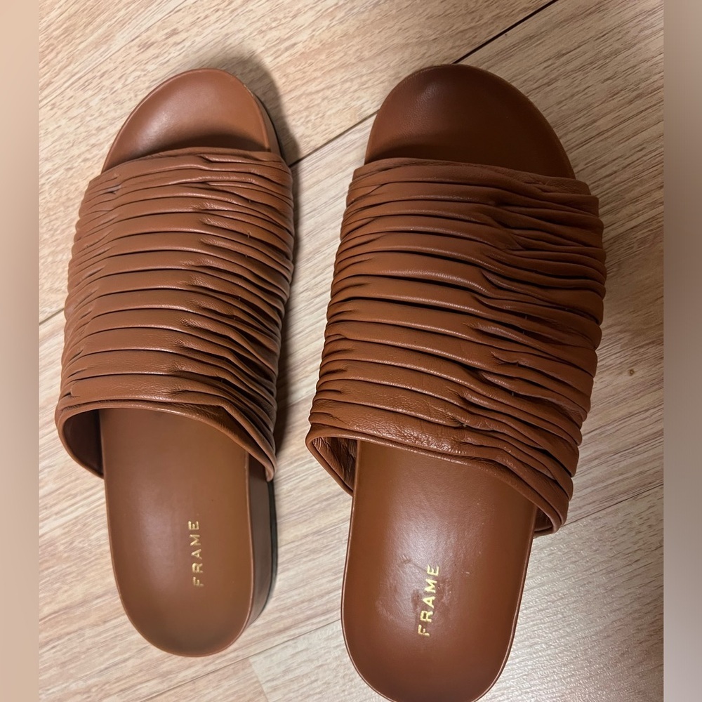 FRAME Le Reese Slides in Rushed Tobacco - image 5